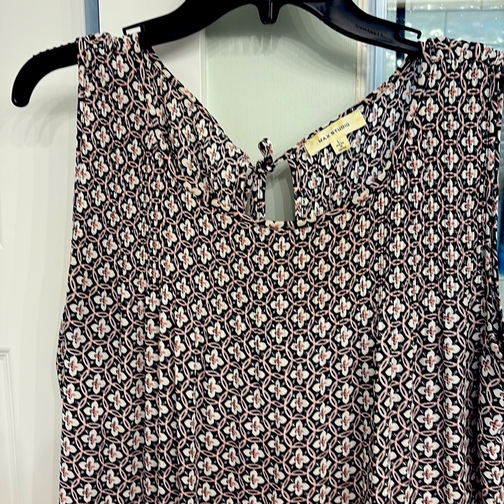 Pink and black Max Studio